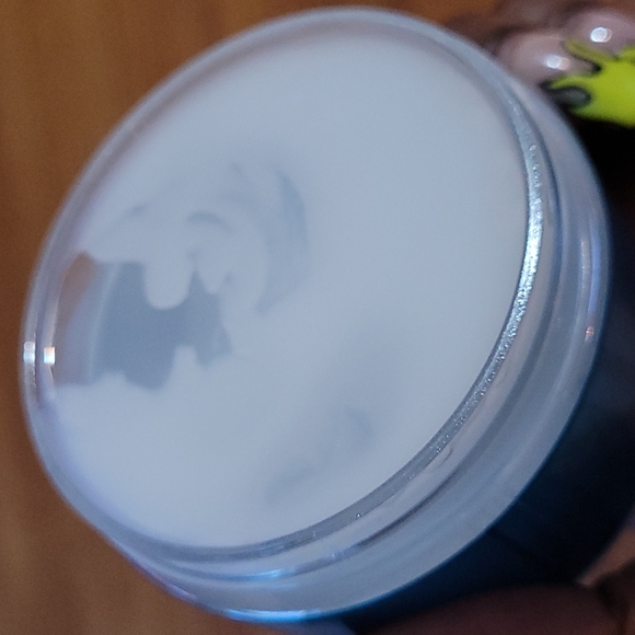 Hyaluronic Acid Sleeping Mask - Picture 3 of 3